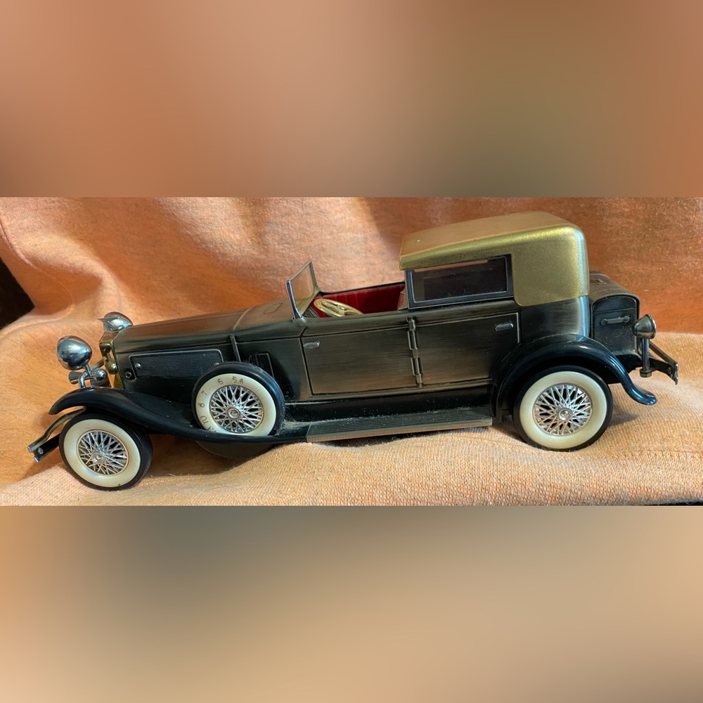 1931 Rolls Royce, Black and Gold Model with radio